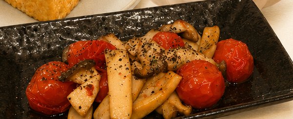 エリンギとミニトマトのバター醤油ソテー